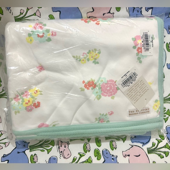 NIB Silent Night Throw - Biltmore Bouquet.